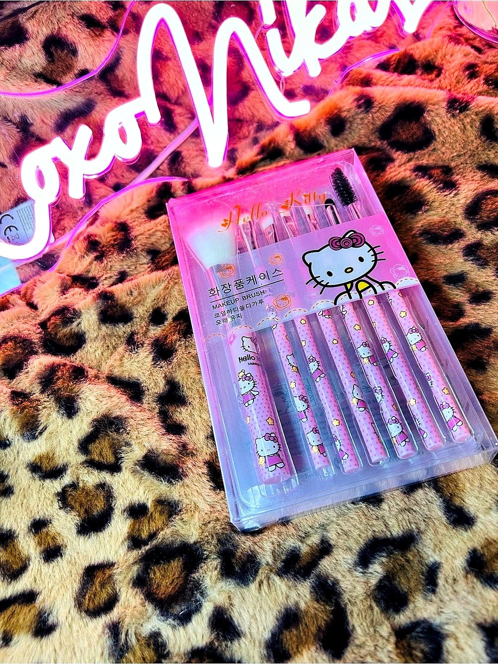 🎀 Hello Kitty Makeup 7pc Brush Set 🎀